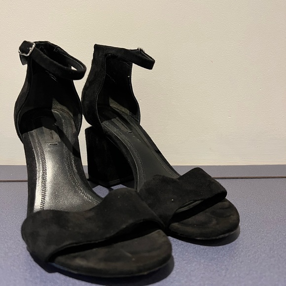 Alexander Wang Black Suede Heels With Cut Out Detail and Ankle Strap - Picture 4 of 6